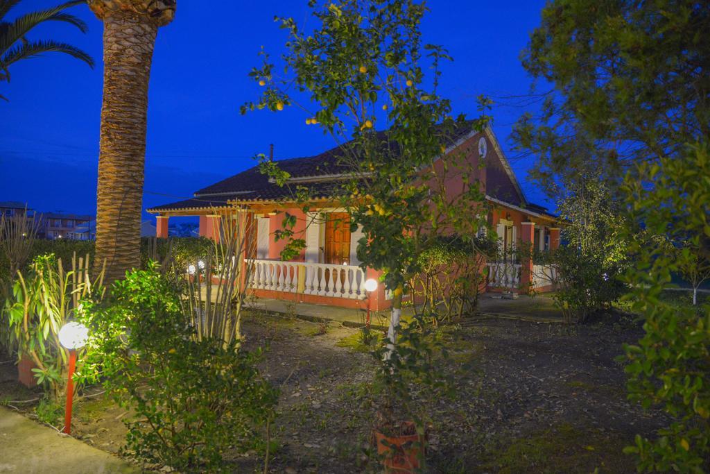 Giannis And Fridas Garden Apartment Sidari  Bilik gambar