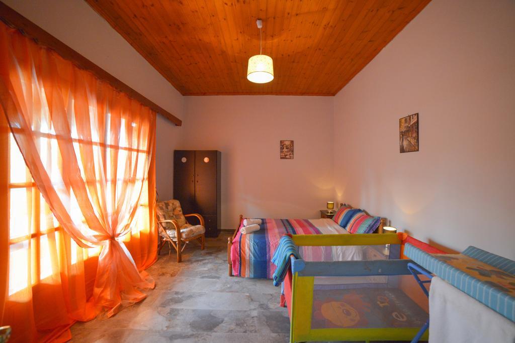 Giannis And Fridas Garden Apartment Sidari  Bilik gambar