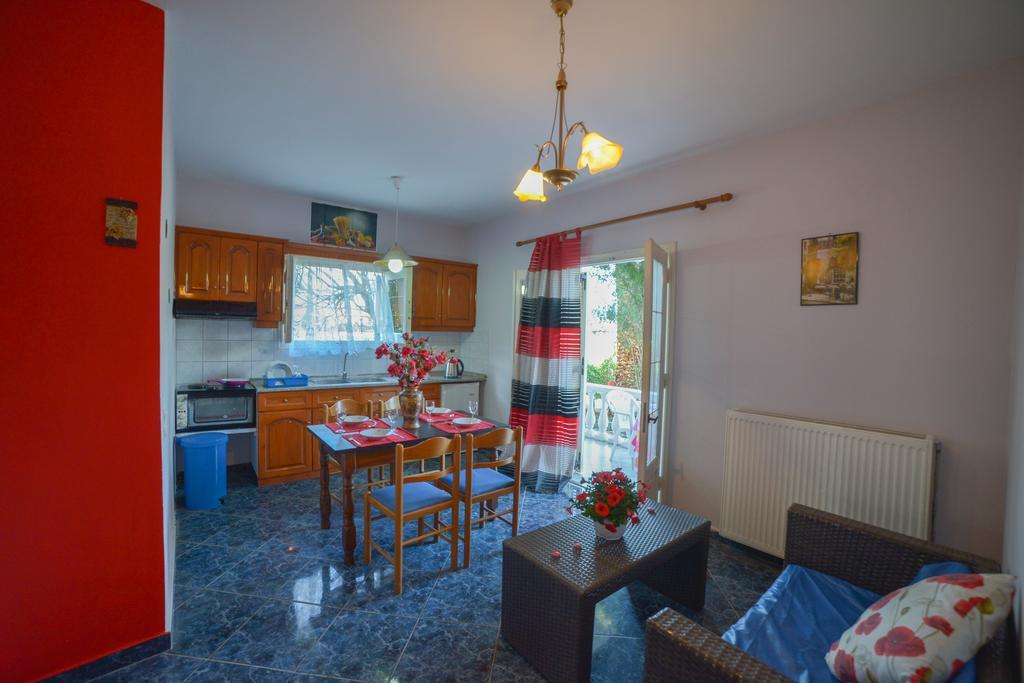 Giannis And Fridas Garden Apartment Sidari  Bilik gambar